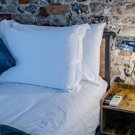 Aparotel Serviced Apartments - Stonehenge, Amesbury Town Centre Zewnętrze zdjęcie