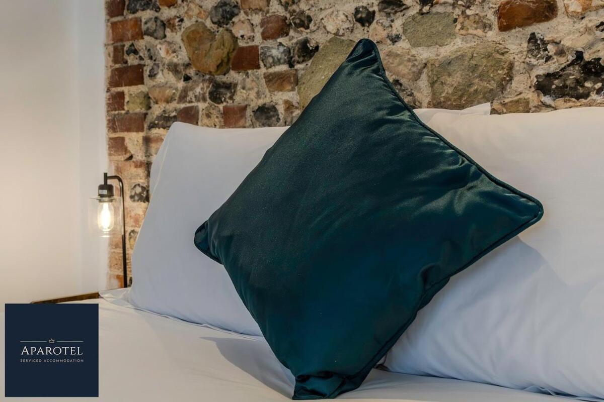 Aparotel Serviced Apartments - Stonehenge, Amesbury Town Centre Pokój zdjęcie