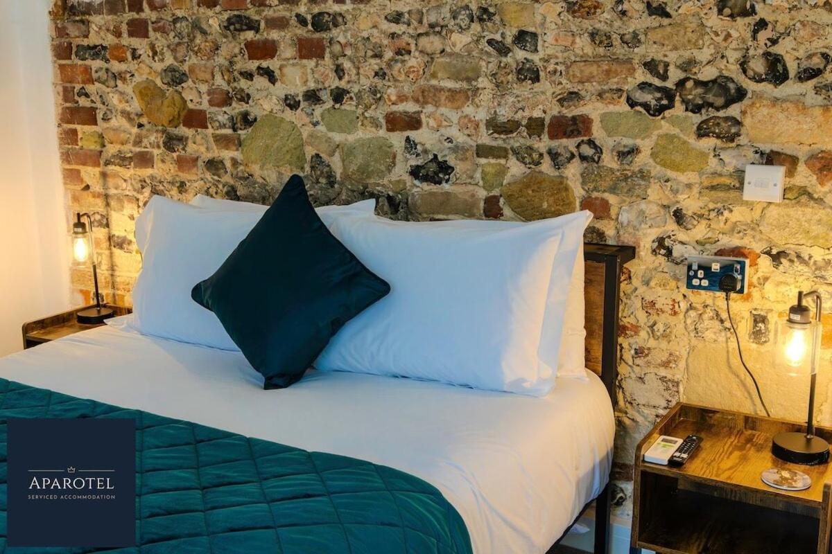Aparotel Serviced Apartments - Stonehenge, Amesbury Town Centre Pokój zdjęcie
