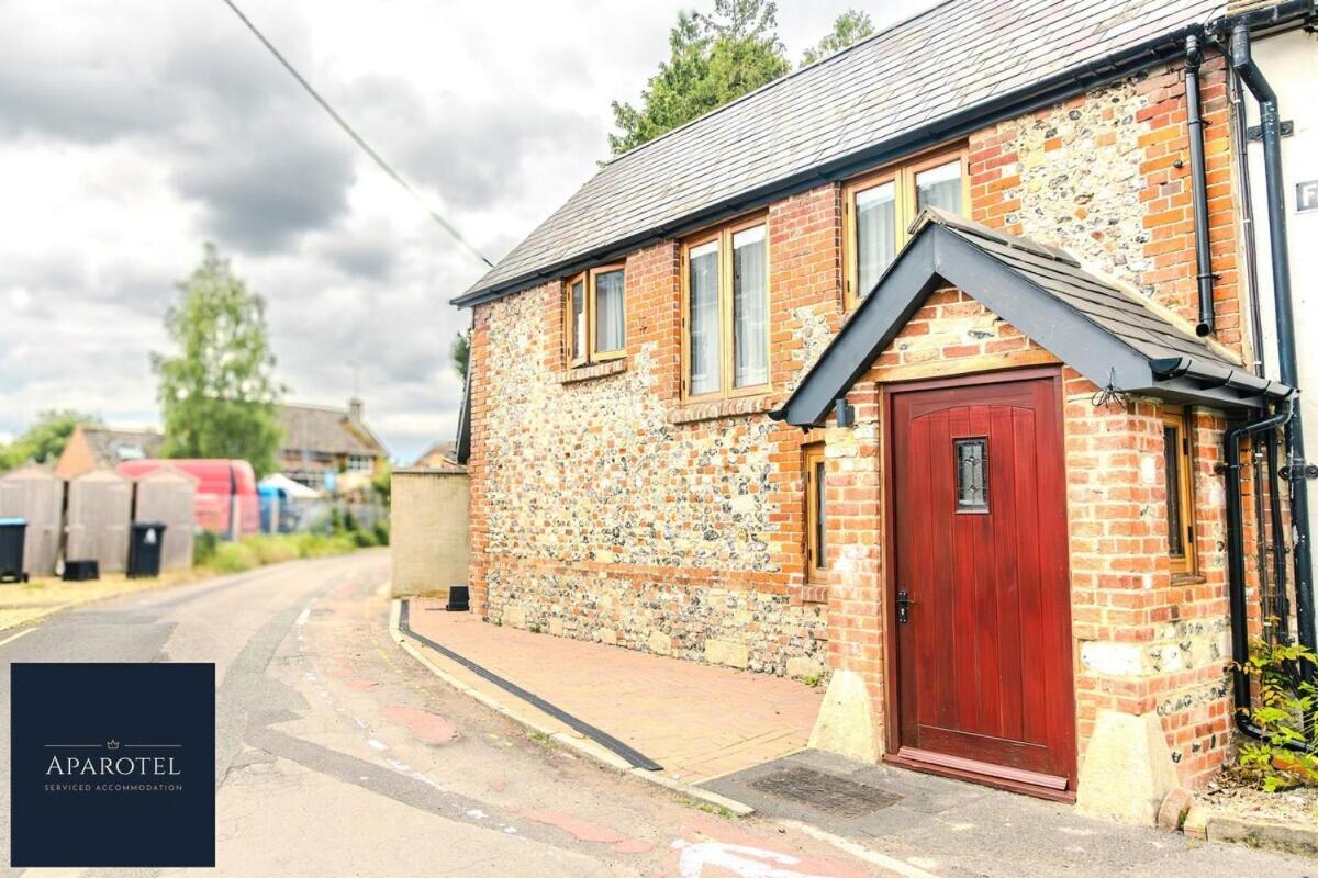 Aparotel Serviced Apartments - Stonehenge, Amesbury Town Centre Pokój zdjęcie