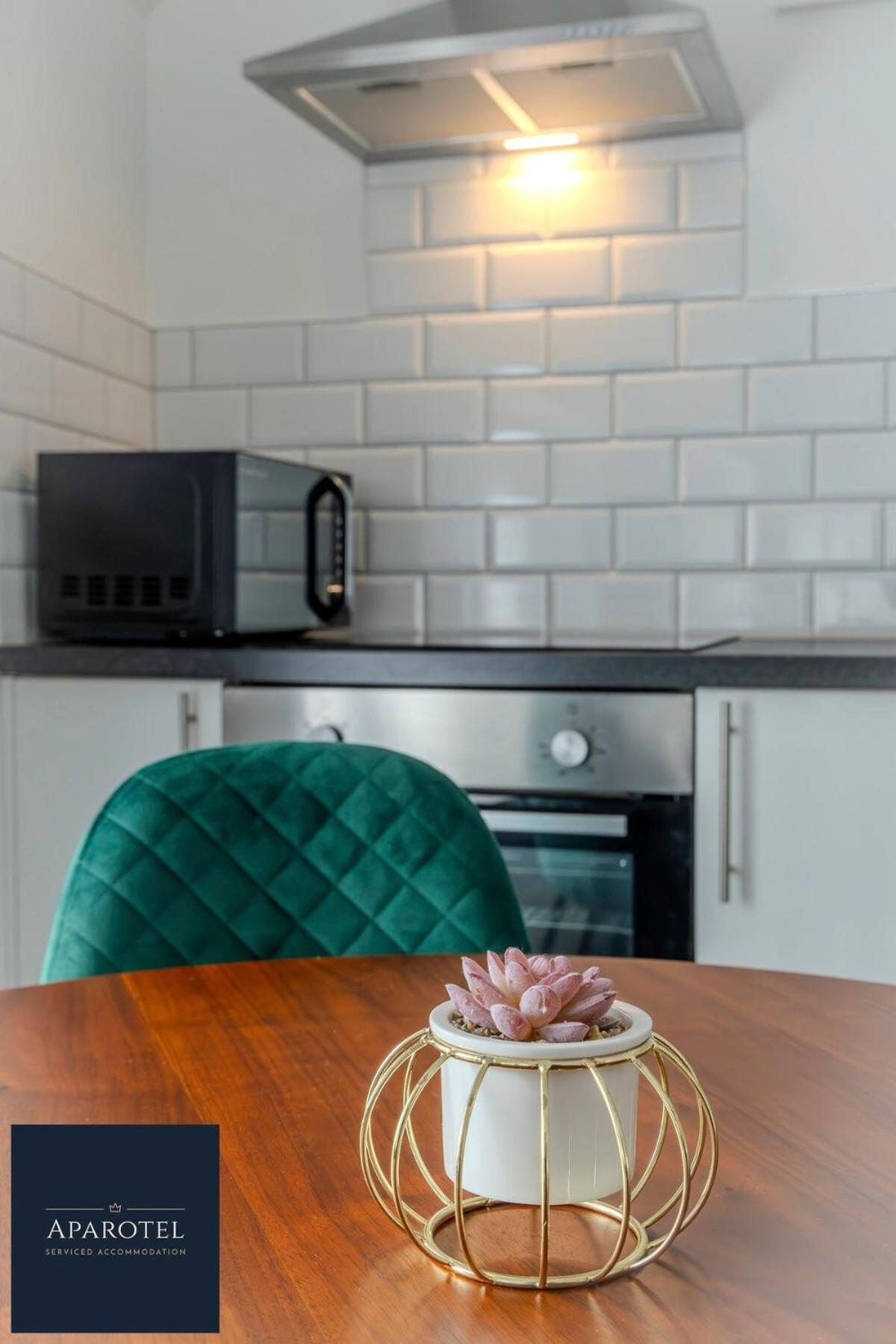 Aparotel Serviced Apartments - Stonehenge, Amesbury Town Centre Pokój zdjęcie
